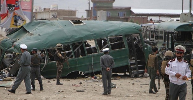 Taliban Hareket Halindeki Askeri Araca Saldırdı! 2 Ölü