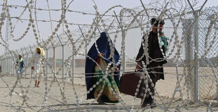Taliban'dan Kadınlara 'İşinize Dönün' Çağrısı Geldi