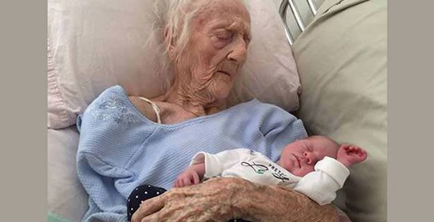 Tam 101 Yaşında 'Anne' Oldu; Üstelik Türkiye'de!