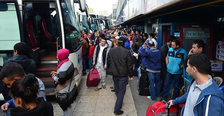 Tam Kapanma Kararı Sonrası İstanbul’daki Otogarda Yoğunluk Yaşandı