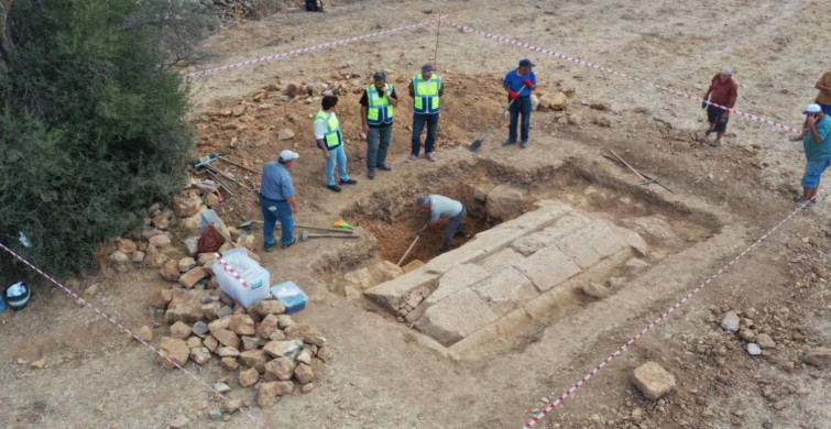 Tarlada çalışırken tesadüfen buldu: Milattan öncesine ait mezar ortaya çıktı
