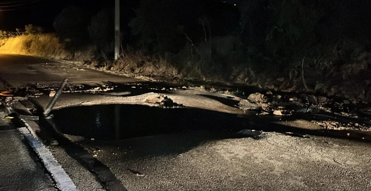 Tatil cennetini su bastı: Bodrum’da cadde ve yollar göle döndü