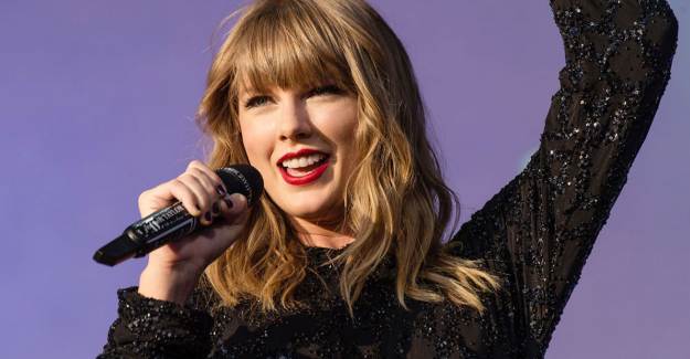 Taylor Swift 2020’de Albümü 1 Milyon Satan İlk Şarkıcı Oldu