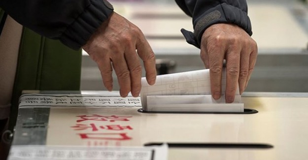 Tayvanlılar Meclis ve Liderlik Seçimleri İçin Oy Kullanmaya Başladı