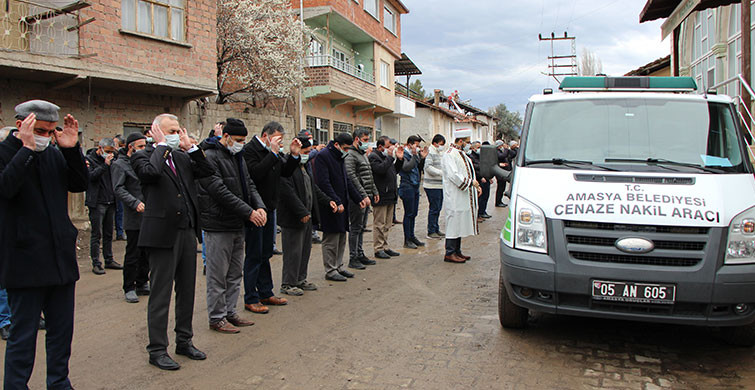 Tedavi İçin Bebeği Sezeryan İle Alınan Korona Hastası Anne Hayatını Kaybetti