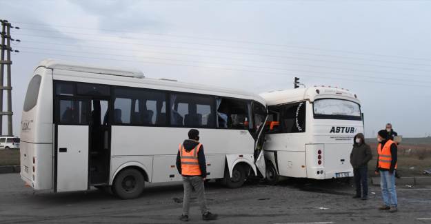 Tekirdağ'da 2 İşçi Midibüsü Çarpıştı!