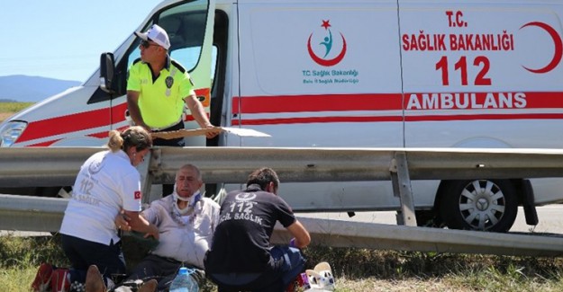 TEM'de Bariyerlere Çarpan Lüks Cipin Refüje Uçması Sonucu 4 Kişi Yaralandı