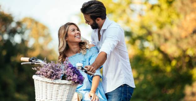 Terazi Burcu Kadını Aşık Olduğunda Nasıl Davranır?