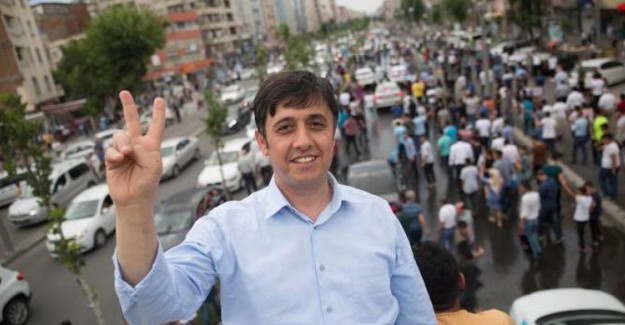 Terörist Cenazesine Katılan HDP'li Vekillere Soruşturma Açıldı