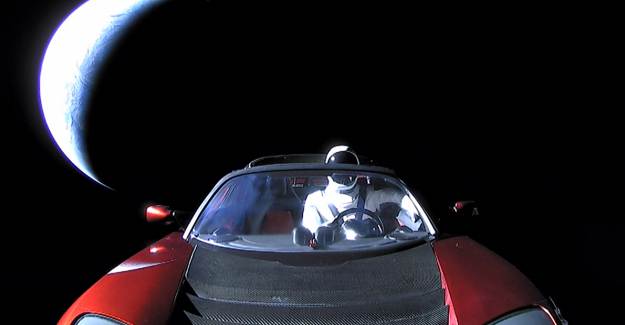 Tesla RoadSter Aracı Mars’ın Yanından Geçti