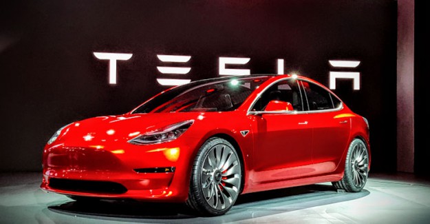 Tesla Satışları, Mercedes ve BMW'yi Tahtından İndirdi