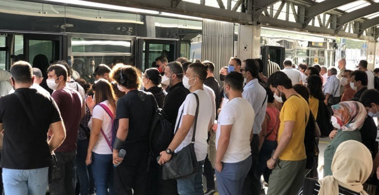 Toplu Taşımalardaki Yoğunluk Dikkat Çekti