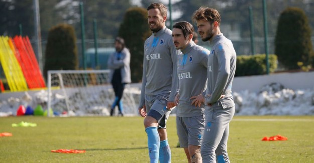Trabzonspor'da Yıldız Futbolcu Sahalara Dönüyor