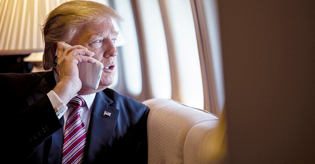 Trump Uyarılara Rağmen Iphone Kullanmaktan Vazgeçmiyor