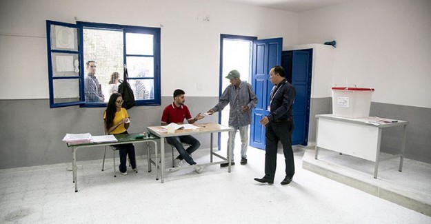 Tunus'ta Seçimler Başladı