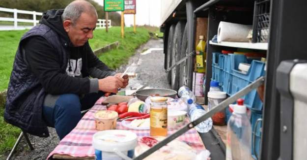 Türk Şoförün Keyif Sofrası İngiliz Medyasının İlgisini Çekti