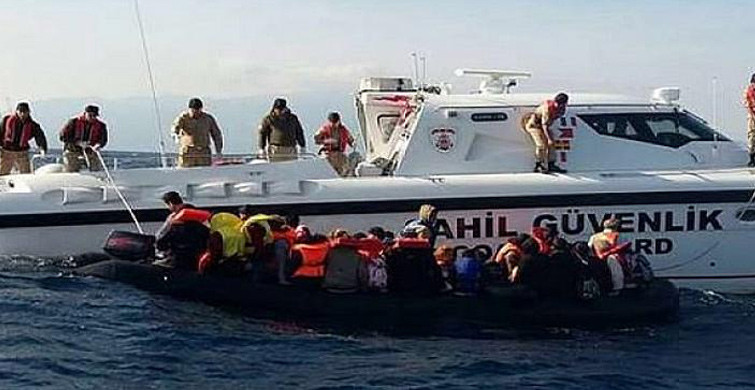 Türk Sularına İtilen 15 Göçmen Kurtarıldı