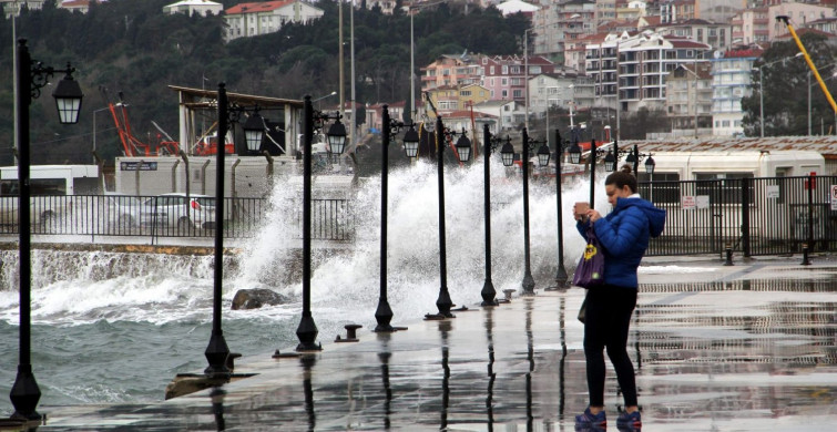 Türkiye genelinde etkisini gösterecek: Meteoroloji’den sağanak yağış ve fırtına uyarısı