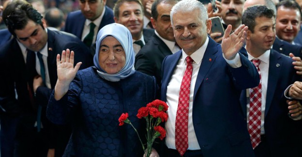 Türkiye'nin Yeni First Lady'sine Yapılan Aşağılık Saldırılara Sert Tepki!