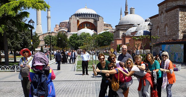 Türkiye'ye Bu Yıl Turist Akın Edecek!