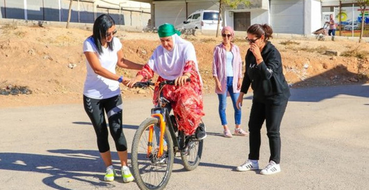 Üç Çocuk Annesi Bisiklet Eğitmeni Destek İstiyor