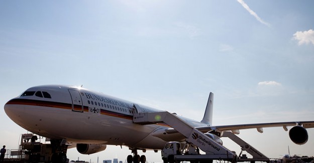 Uçağı Arıza Yapan Alman Bakan Ülkesine Dönemedi