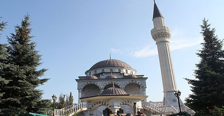 Ukrayna'da Türklerin bulunduğu cami vuruldu mu? Ukrayna’da camiye füze atıldı iddiasına yanıt geldi: 700 metre ilerisine düştü, yaralı bulunmuyor