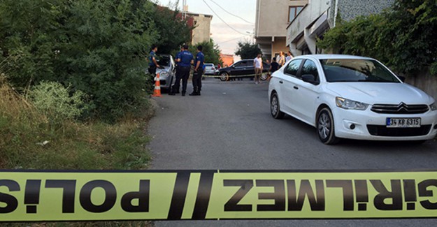 Ümraniye'de Silahlı 3 Şahıs Bir Kişiye Kurşun Yağdırdı