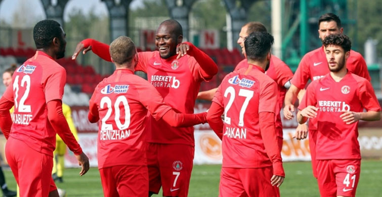 Ümraniyespor Bursaspor'u 2-1 İle Geçti