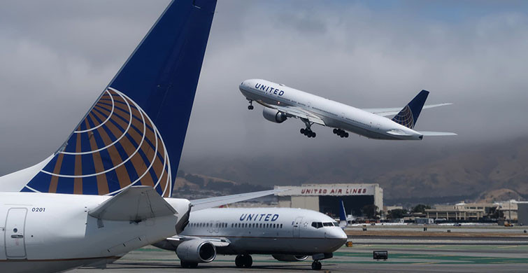 United Airlines Milyar Dolarlık Zarar Etti