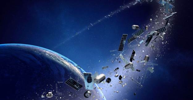 Uzayda Rus Uydusu ve Çin Roketi Birbirlerine Teğet Geçti