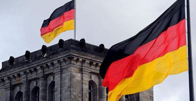 Uzman İsim Açıkladı Almanya 400 Bin Göçmen Almak Zorunda!