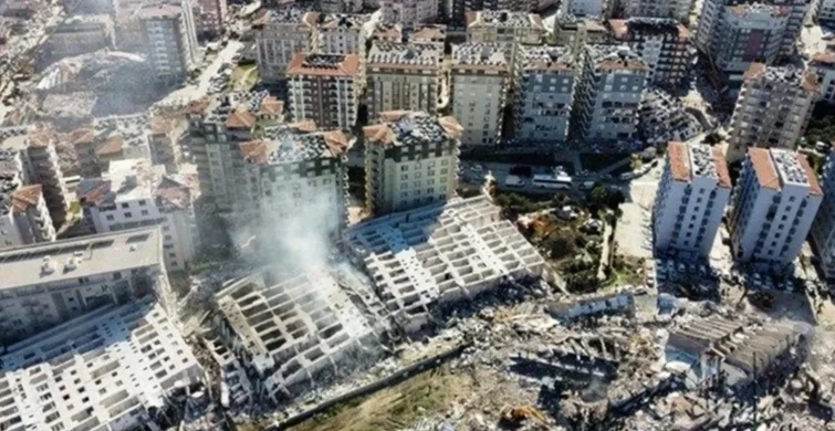 Uzmanlardan İstanbul'da Kendiliğinden Çöken Binalar İçin Uyarı: Kalitesiz Malzeme ve Kaçak Katlar Tehlike Saçıyor