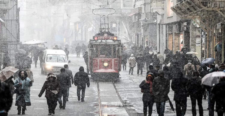 Uzmanlardan tarih geldi: İstanbul’a kar ne zaman yağacak? Kar yağışı ne zaman?