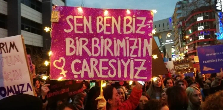 Valilik, Taksim yollarını kapattı