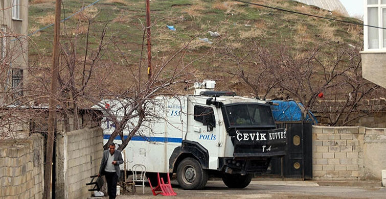 Van'da, Polis Kaçak Kazı Bölgesinde Nöbet Tuttu