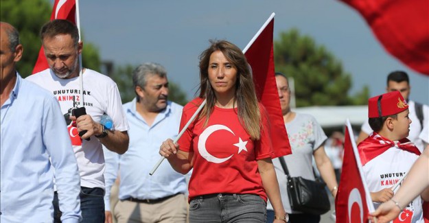 Vatandaşlar 15 Temmuz Buluşması İçin Atatürk Havalimanı'na Geliyor 