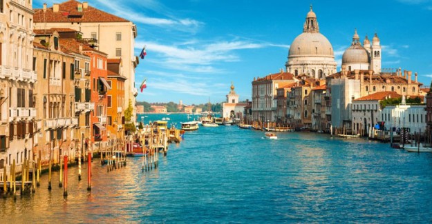 Venedik Belediyesi Şehre Girenlerden Ayak Bastı Parası Alacağını Açıkladı