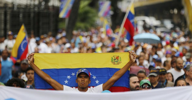 Venezuela'da Muhalefet Yanlısı Halk Tekrar Sokağa İndi