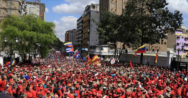 Venezuela'da Sular Durulmuyor ! Muhalefet Tekrar Sokaklarda