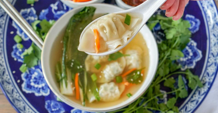 Wonton çorbası tarifi : en güzel ve lezzetli wonton çorbası nasıl yapılır? Wonton çorbası malzemeleri ve tarifi