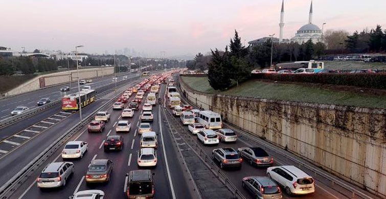 Yasağın Ardından İstanbul’da Trafik Yoğunluğu