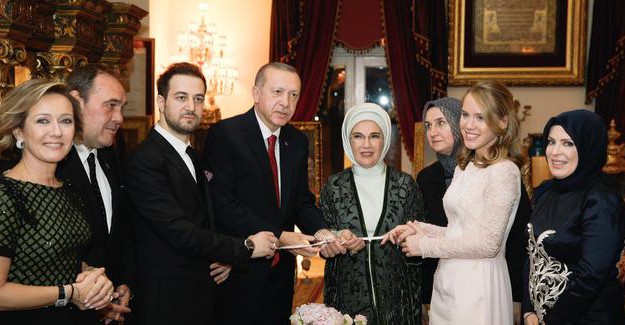 Yelda Demirören İle Haluk Kalyoncu'nun Nişan Yüzüklerini Başkan Erdoğan ve Eşi Emine Erdoğan Taktı