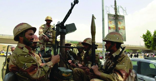Yemen'de Askeri Geçit Törenine Saldırı Gerçekleştirildi
