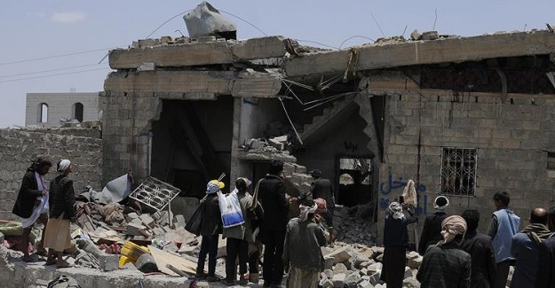 Yemen'de Füze ve İntihar Saldırılarında 51 Kişi Öldü