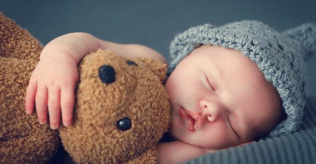 Yenidoğan Bebeği Kolay Uyutmanın Yolları