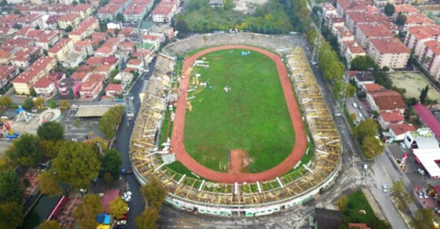 Yerine Millet Bahçesi Yapılacak Olan Sakarya Atatürk Stadı'nın Yıkımına Başlandı!