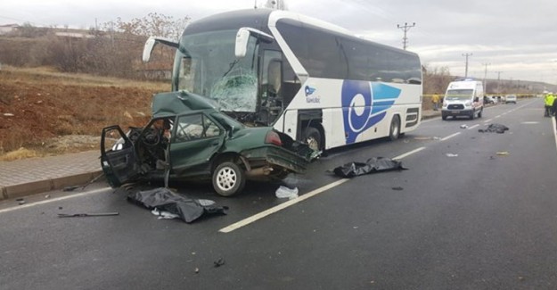 Yolcu Otobüsü Kaza Yaptı: Aynı Aileden 3 Kişi Öldü
