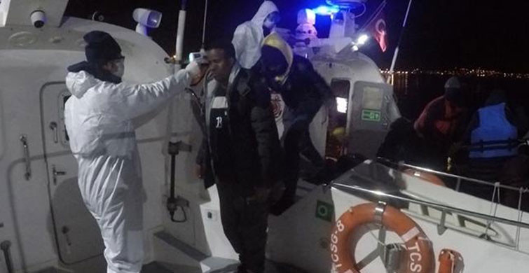 Yunanistan'ın Ölüme Terk Ettiği 35 Göçmen Kurtarıldı