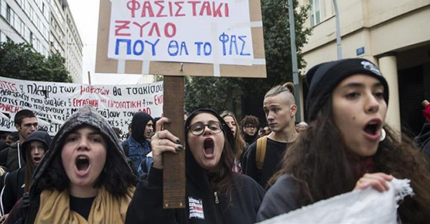 Yunanistan'ın Türkçe Dersi Yasağı Protesto Edildi